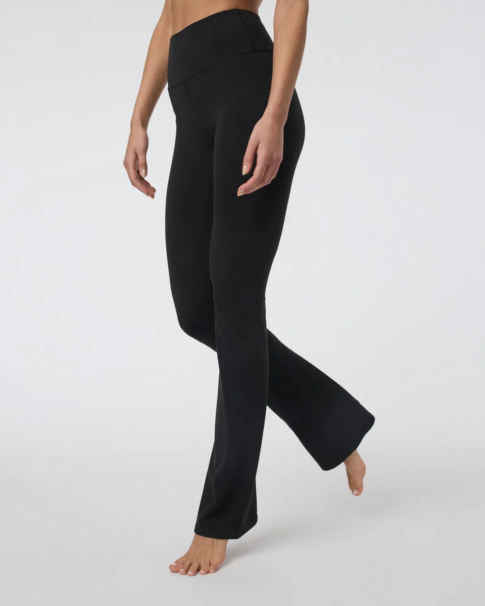 Vuori AllTheFeels™ Slim Flare - Short