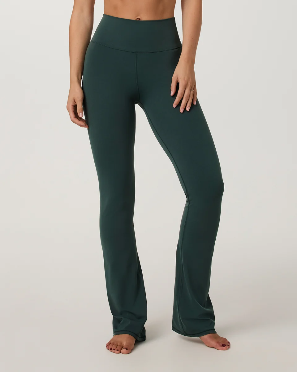 Vuori AllTheFeels™ Slim Flare - Short